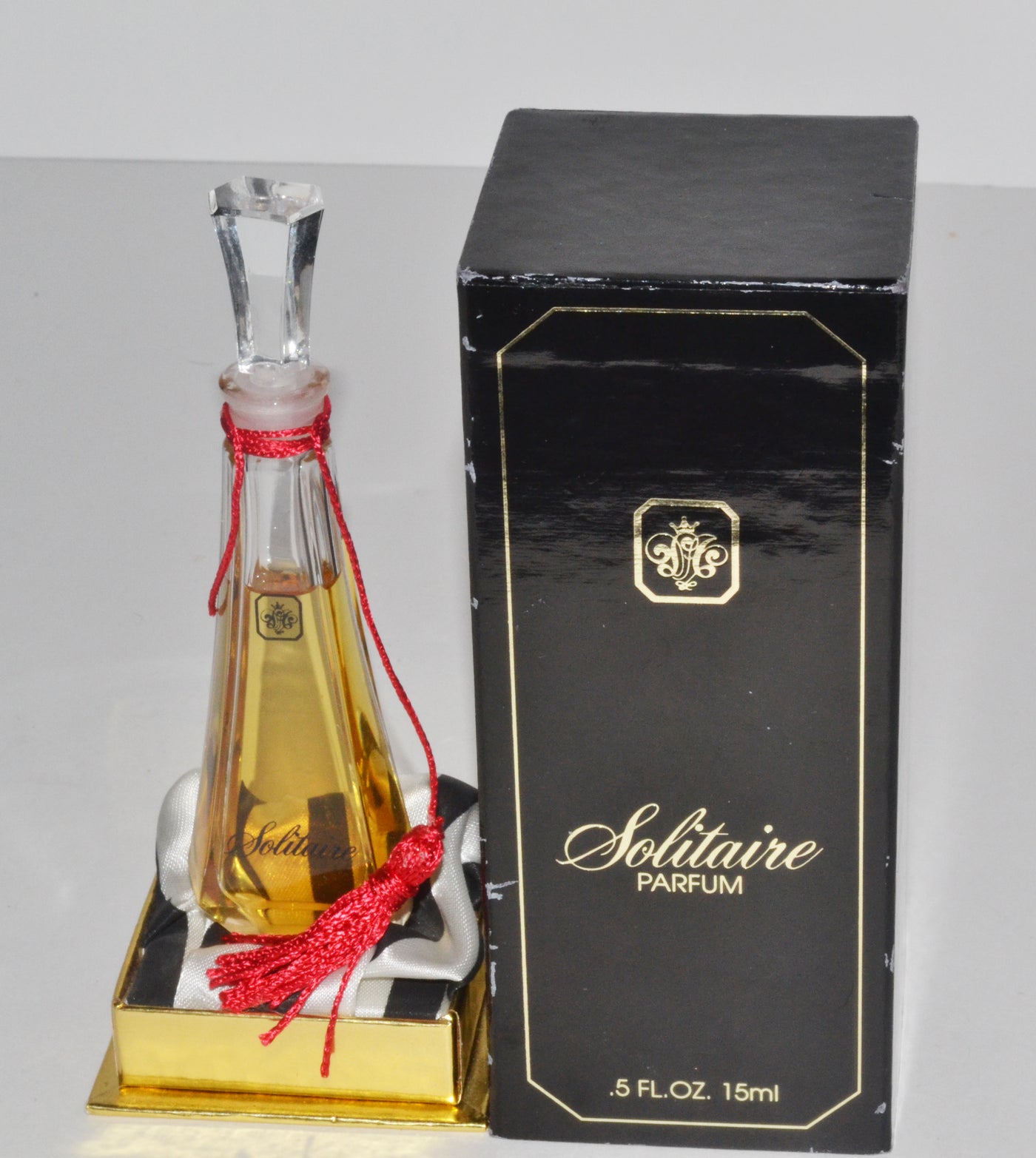 Solitaire Parfum By Donna Aucoin