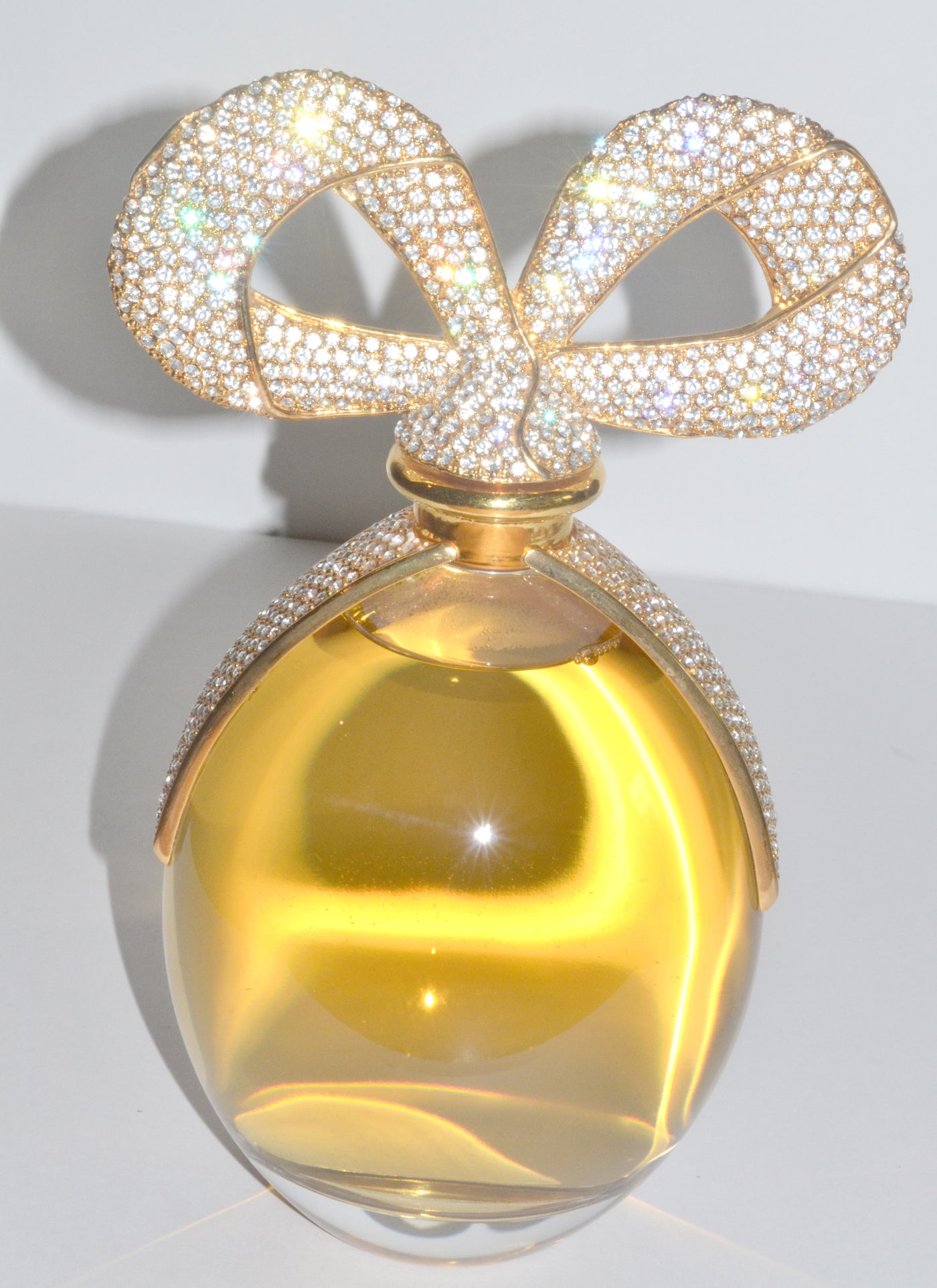 Vintage White Diamond Perfume Factice By Elizabeth Taylor