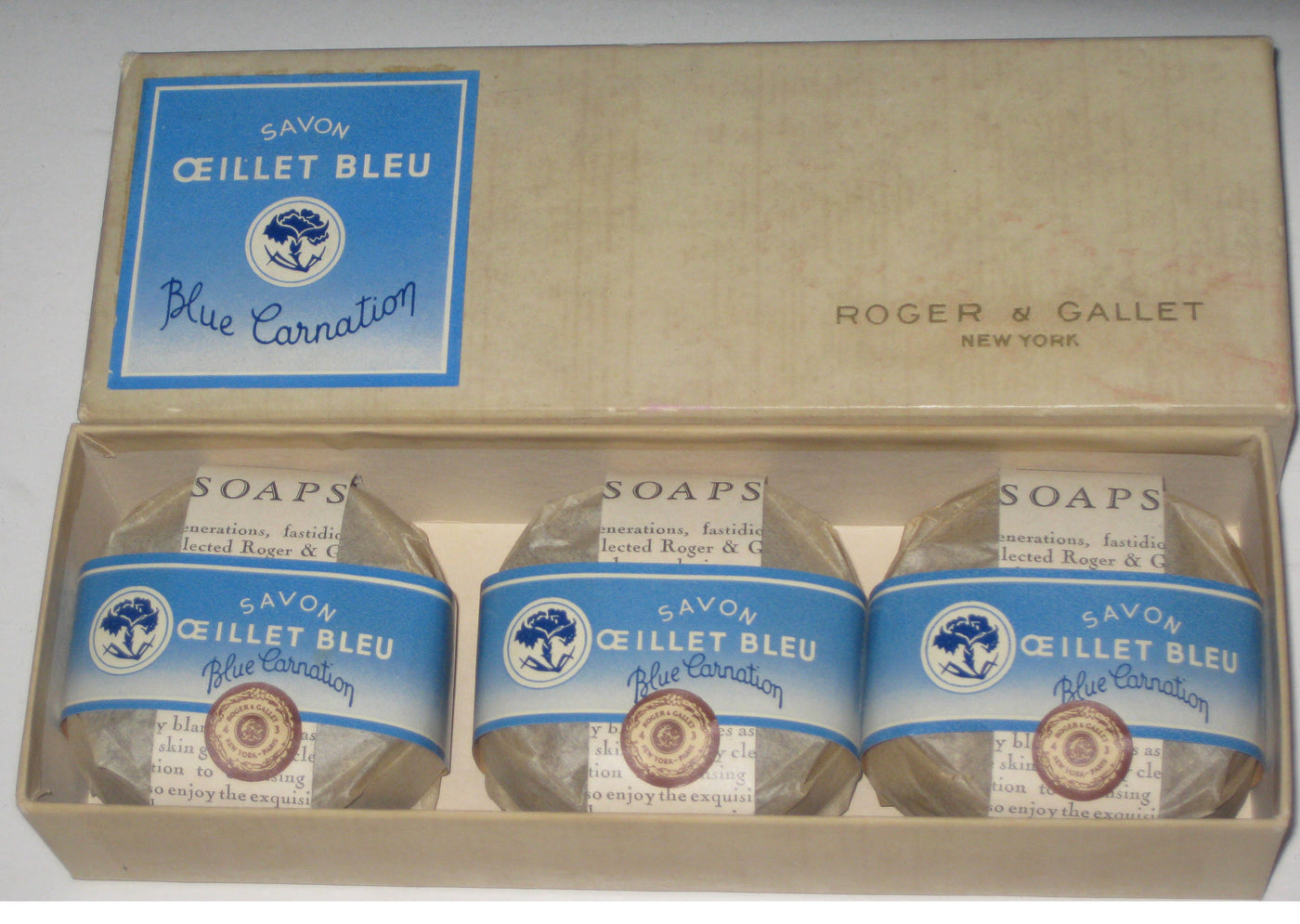 Roger & Gallet Blue Carnation Soap Set